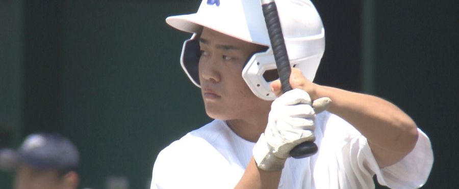 Triumph Against Odds: Pitcher Without Left Fingers Defies Expectations