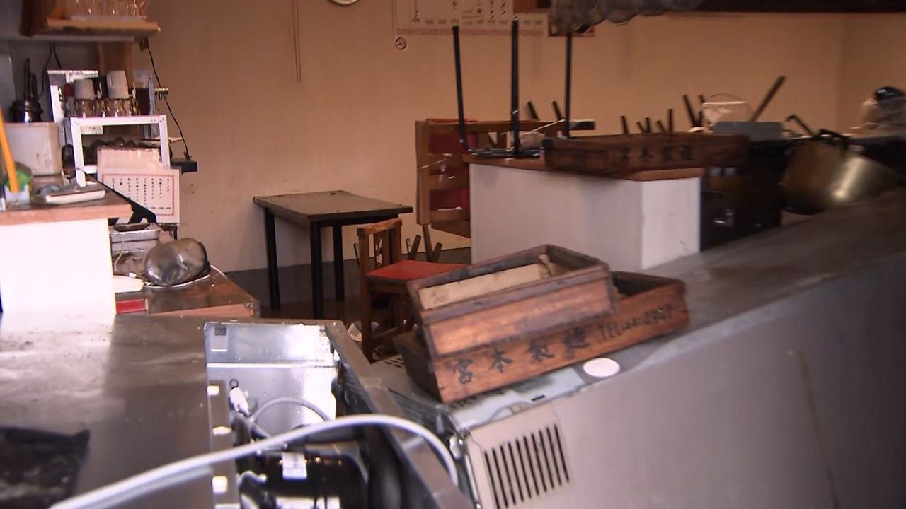 Ramen Shop Flooding: Even the Fridge Toppled Over!