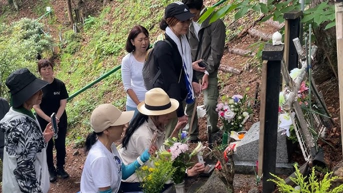 Hitomi Kuroki Embarks on Memorial Mountain Climb for Fallen Cohort