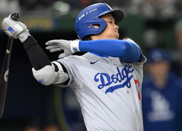Ohtani's Unstoppable Streak: 43rd Home Run in 4 Straight Games