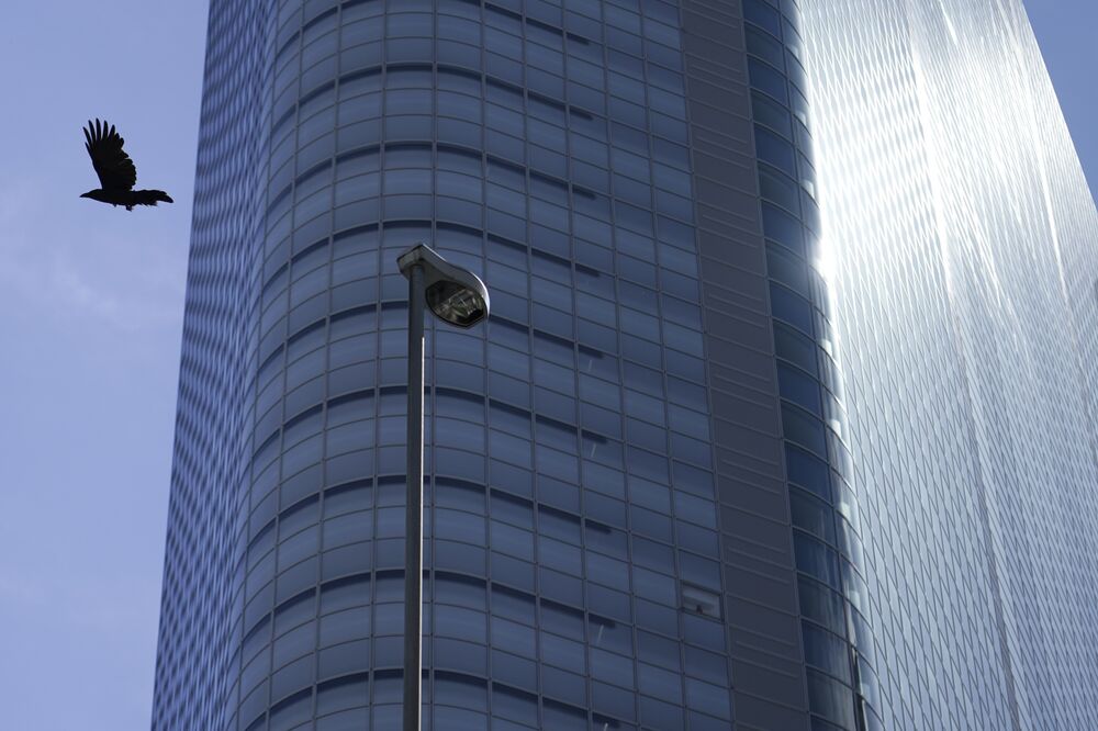 Dentsu Group G Tackles Underperformance with Global Job Cuts: 3,400 Positions Affected