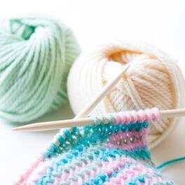 Knit On The Go – The New Trend Sweeping Japan