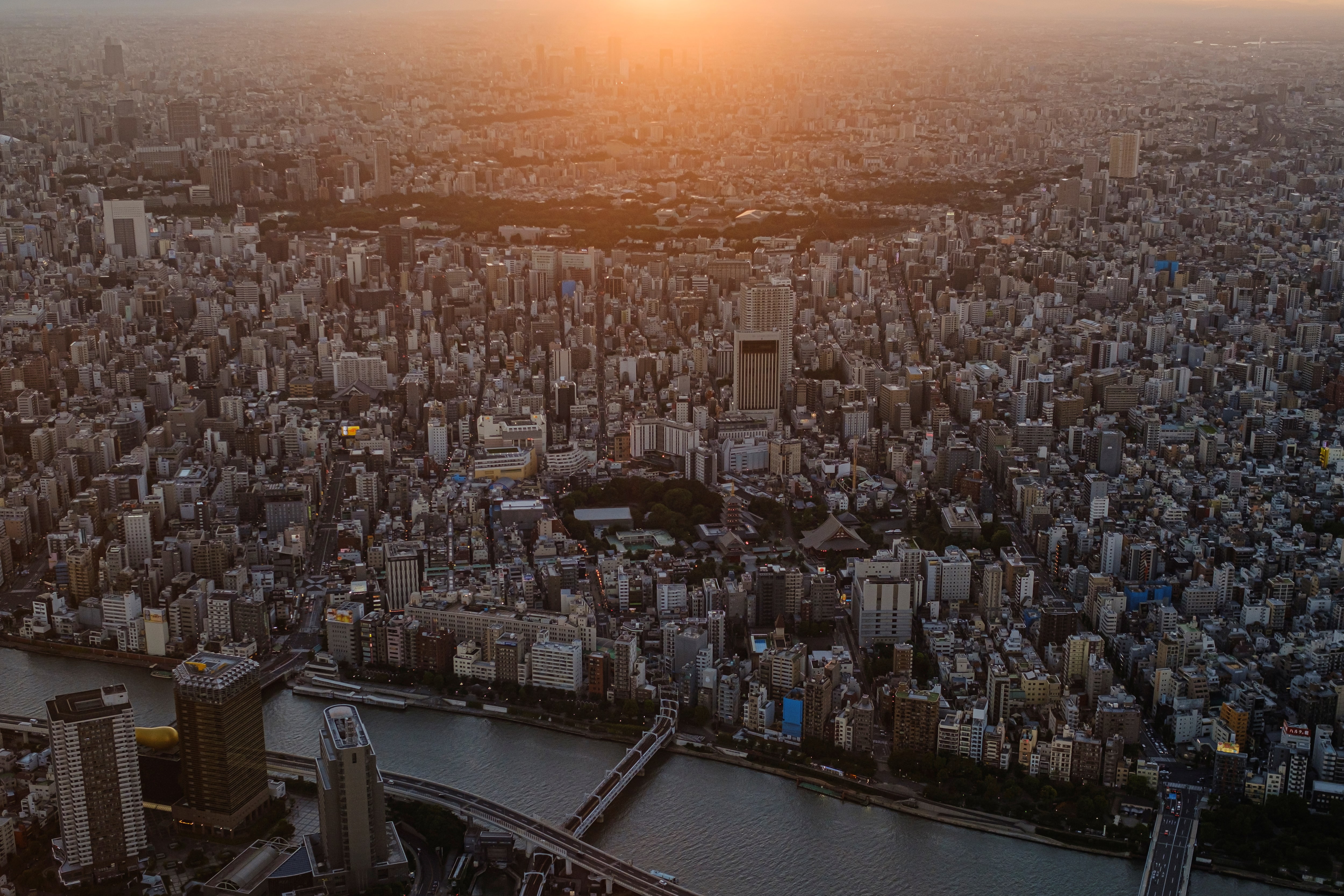 Tokyo's Sky-High Mansion Prices Sore Beyond 1 Billion Yen
