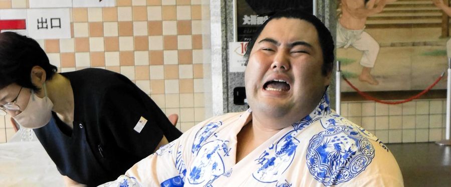 Sumo Wrestler Cries Foul over Painful Blood Test