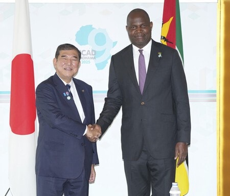 Prime Minister Wraps up Marathon Meeting with 34 Delegates