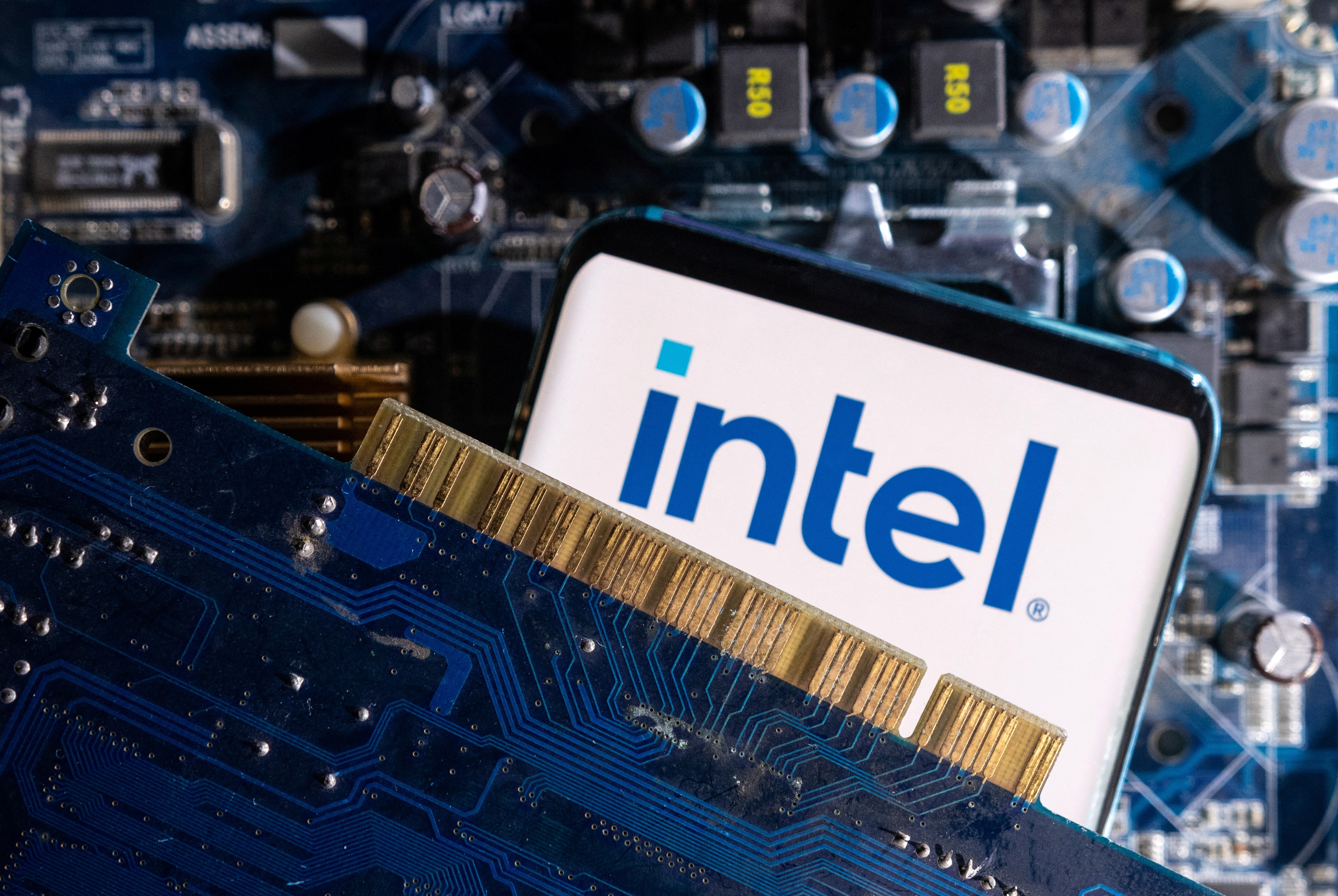 Silicon Investment Shuffle: US Government Eyes 10% Stake in Intel