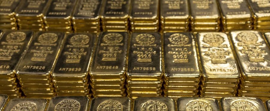 Gold Struck: Peak Prices Breach 18,000 Yen Boundary