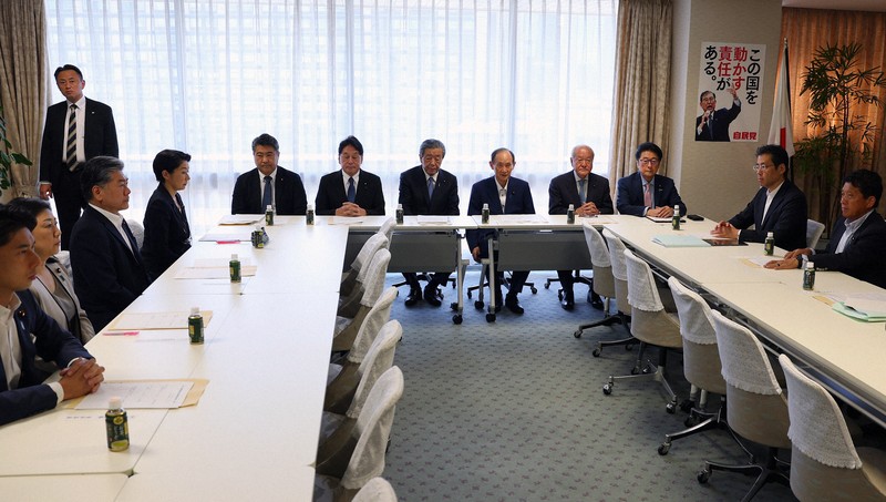 Top Leaders of Japan's Liberal Democratic Party Announce Collective Resignation