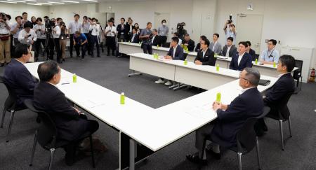 Fuelling Tensions: Japan's Parties Unable to Agree on Gas Tax Reduction
