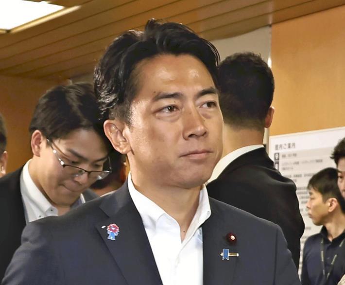 Koizumi Seals Intentions to Race in LDP Presidential Elections