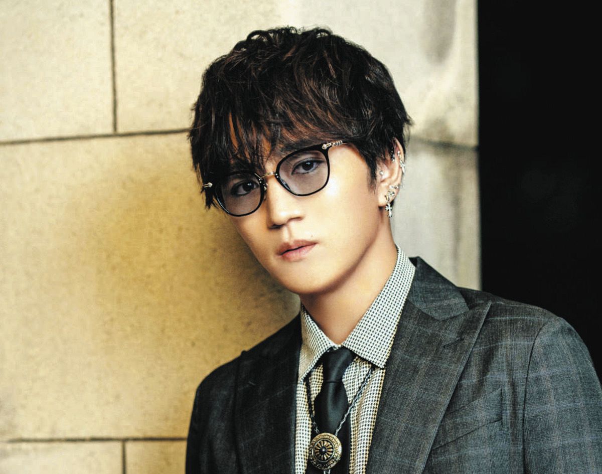 Pop Star Tomohiro Kamiyama of WEST Ties the Knot!