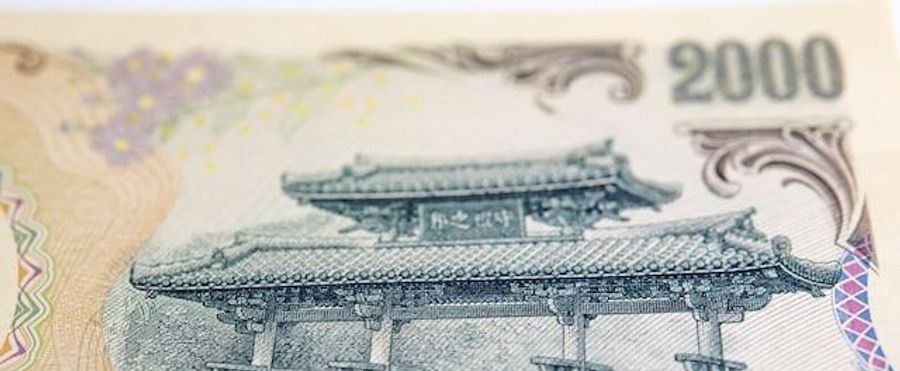 Bidding Frenzy: 2000 Yen Bills Fetch Incredible Price at Auction