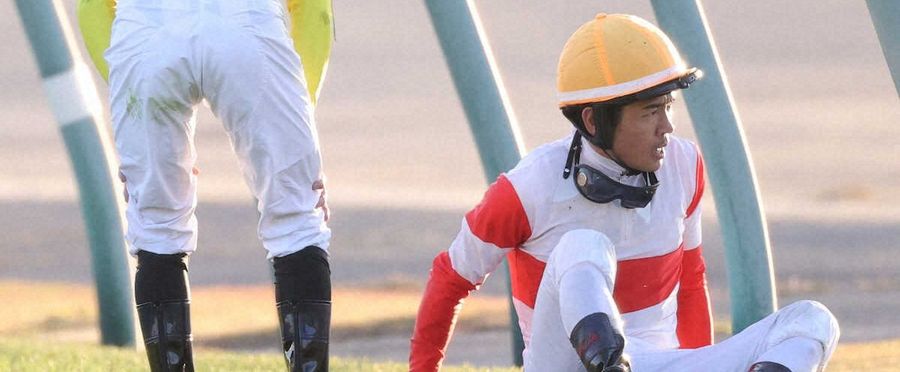 Jockey Defies Odds: Wins Race Then Survives Fall