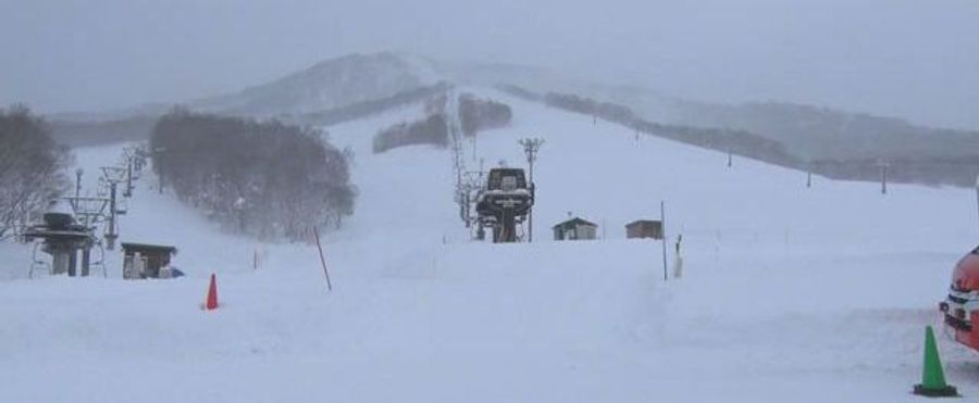 Amid the Snowfall, Heroic Evacuation Saves Ski Resort Staff