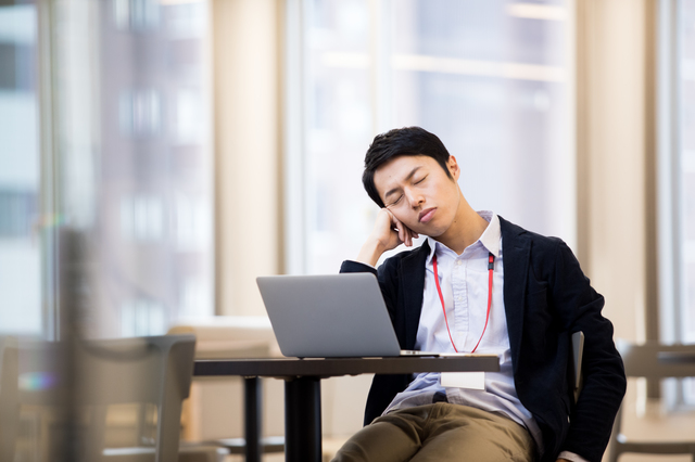 Busting the Myth: Weekend Sleep Marathons Might Do More Harm Than Good