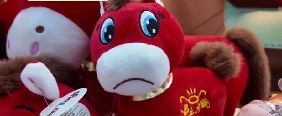 China Goes Wild for Sad-Faced Horse Figurines from Japan!