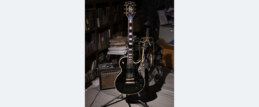 The Power of Music: A Deceased Friend's Guitar Keeps Legacy Alive After 31 Years