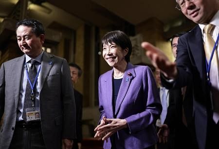 Prime Minister's Ambition to Enforce "Flag Desecration Law" Stirring Controversy