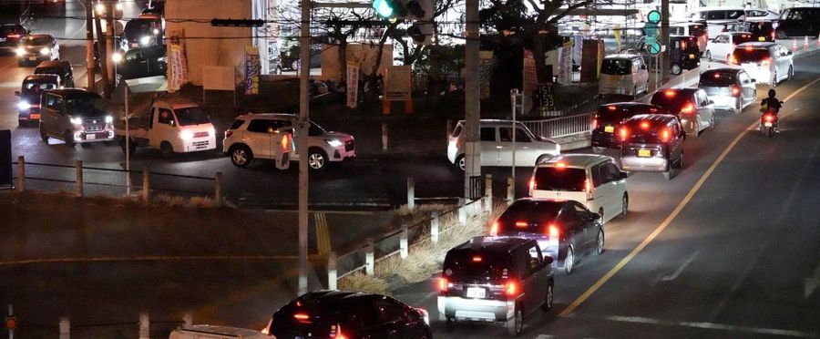 Oil Prices Rise and Okinawa Flocks to Gas Stations