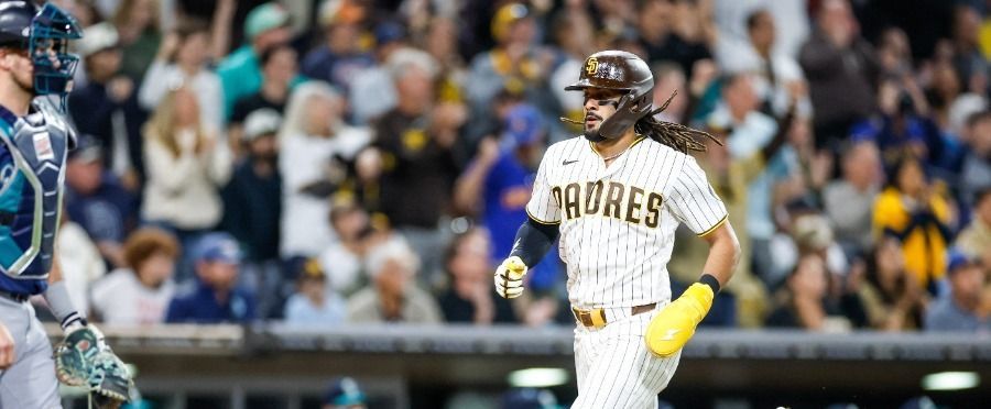 Padres on Fire: 8-Win Hot Streak Chases Down the Dodgers.