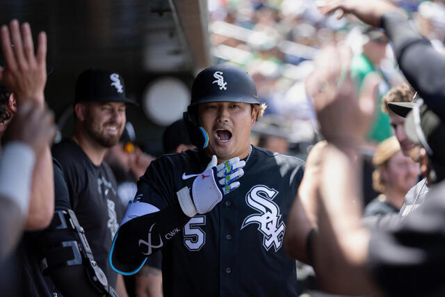 Murakami Soritaka Hits Four Consecutive Homers, Wins Manager's Praise