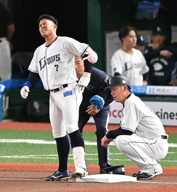 Star Player Masatoshi Kuwabara of Seibu Lions Sidelined Due to Muscle Strain