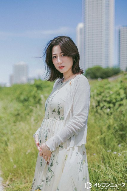 Renowned Actress Yumi Sugimoto Celebrates Remarriage and Pregnancy Reveal