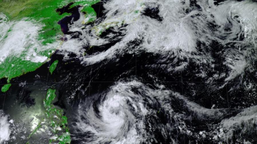 Typhoon on the Move: Okinawa Braces for High-Force Flurry