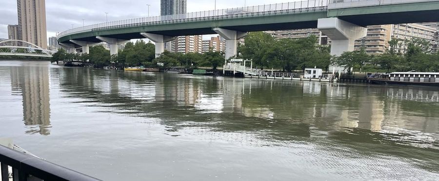 Teenage Houdini: Arrest Warrant Issued After Youth Evades Capture via River Escape