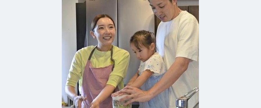 Sharp Drop: Under 90% of Japanese Women in their 20s Own Knives